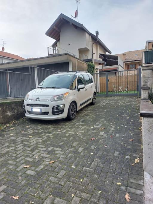 Smile Home! Graziosa Casa Con Parcheggio E Giardino Bovísio-Masciago Milanese Buitenkant foto
